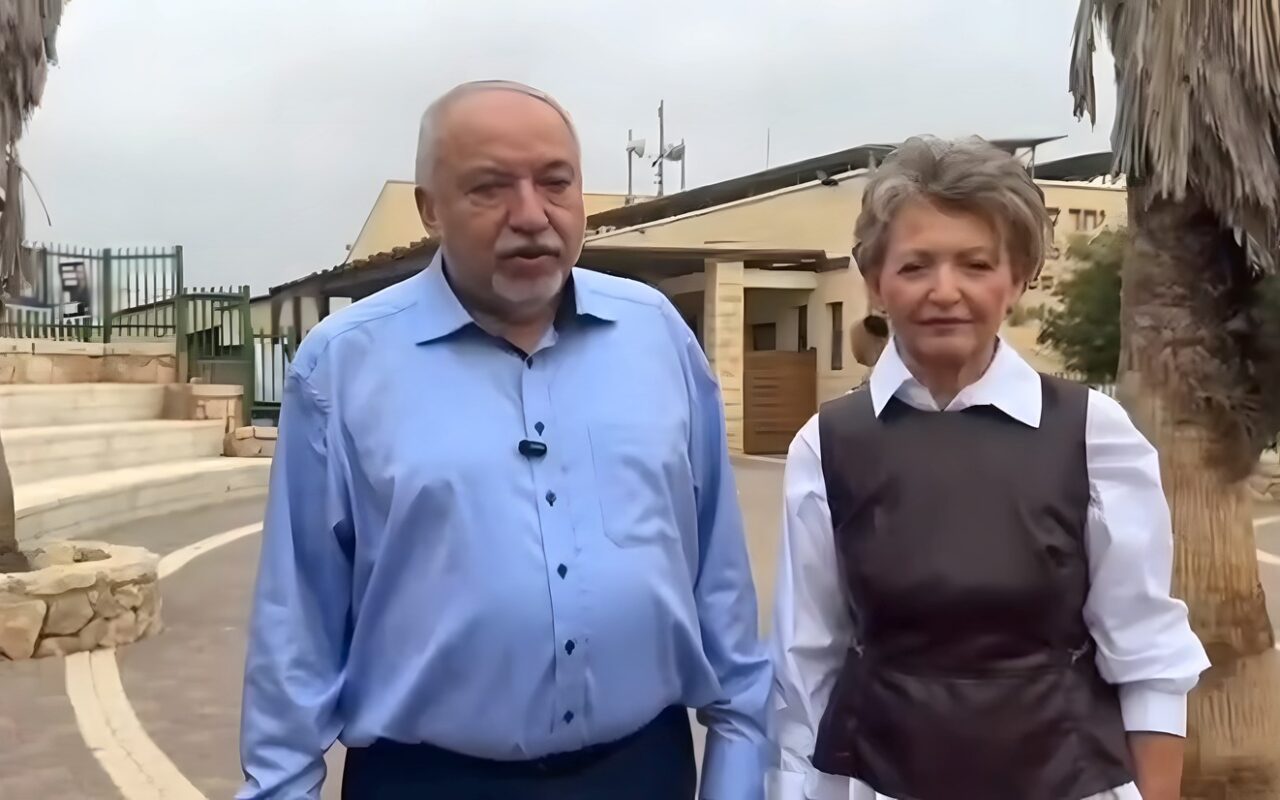 ليبرمان: يجب أن ينتهي عصر نتنياهو وحكم المتدينين