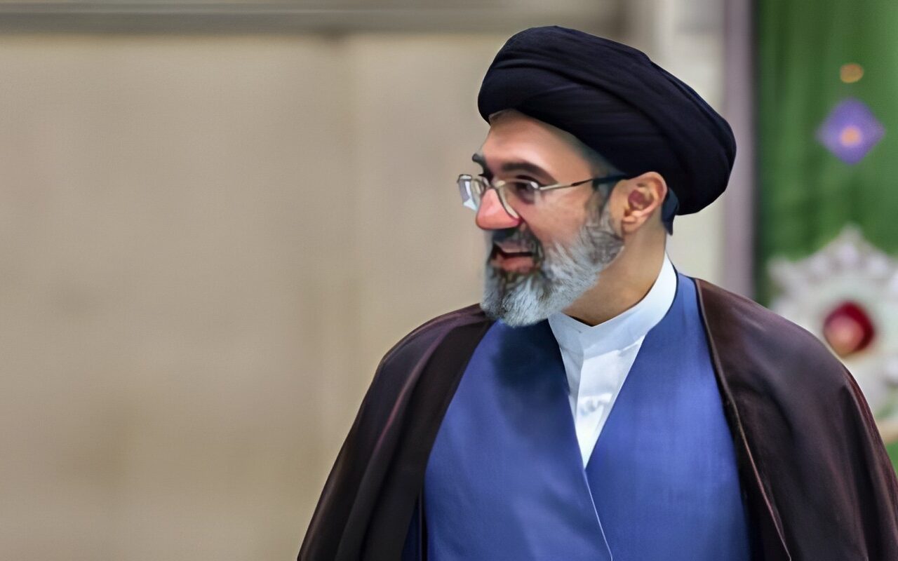 قاليباف يطمئن الإيرانيين على صحة مجتبى خامنئي ويطالبهم بوحدة الصف