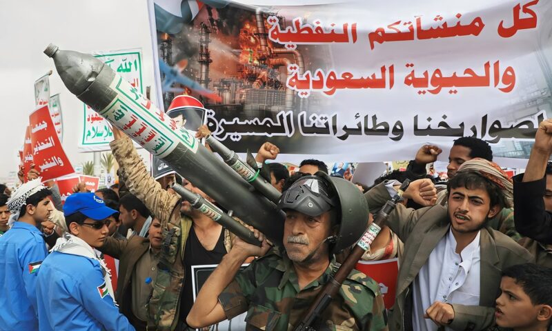 الحوثي: “تفويض البرلمان المصري للسيسي إعلان للحرب على اليمن”