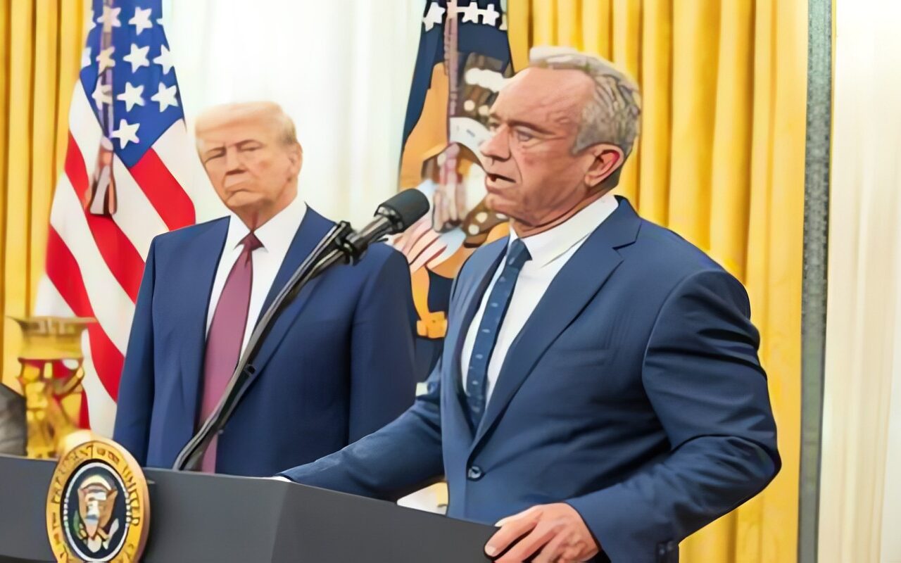 وزير أمريكي يهاجم العرب بعد تصريحات ترامب المسيئة لليبيا واليمن
