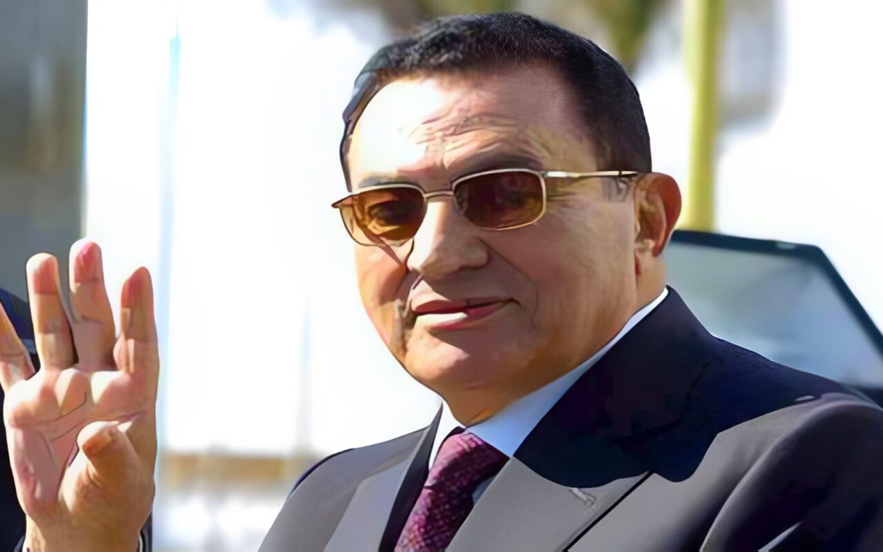 من خذل مبارك؟.. لافروف يروي رواية موسكو عن أيامه الأخيرة في الحكم وحبسه