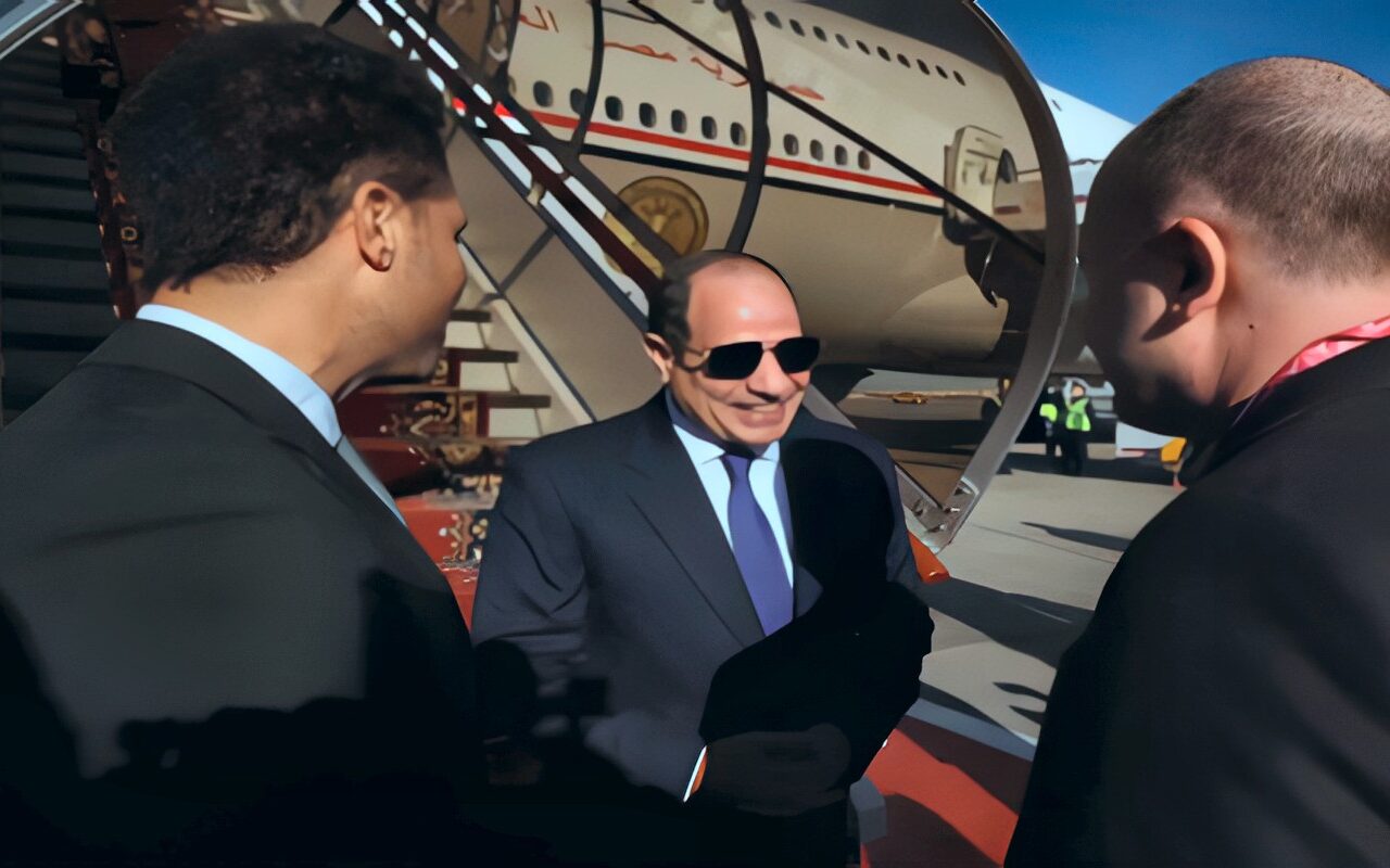 مشاهد وصول الرئيس المصري عبد الفتاح السيسي إلى موسكو لحضور قمة “روسيا – إفريقيا”