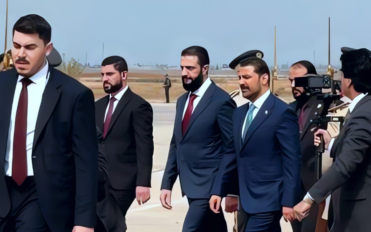 الشرع يستقبل الزيدي في مطار دمشق