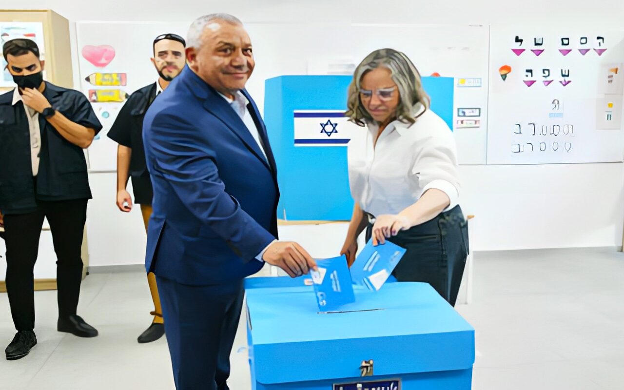 آيزنكوت: نتنياهو وشركاؤه يقودون عملية تأثير بهدف التشكيك بشرعية الكنيست الجديد