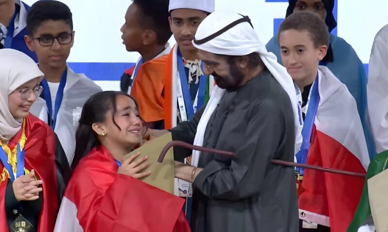 فرحة هيستيرية لطفلة مصرية أمام حاكم دبي بعد فوزها
