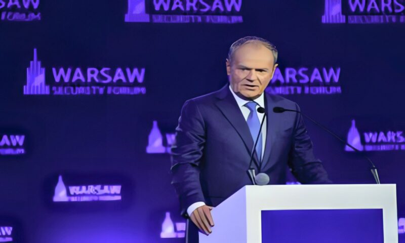 بولندا.. توسك يبرر التحركات الأمنية أمام المحكمة الدستورية والمعارضة تتهمه بالاستيلاء عليها