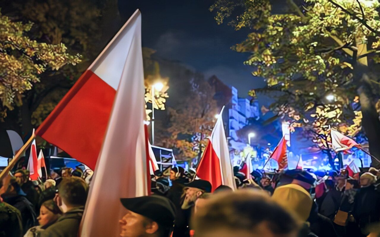 دميترييف يدعو الأوروبيين للتكفير عن ذنوبهم