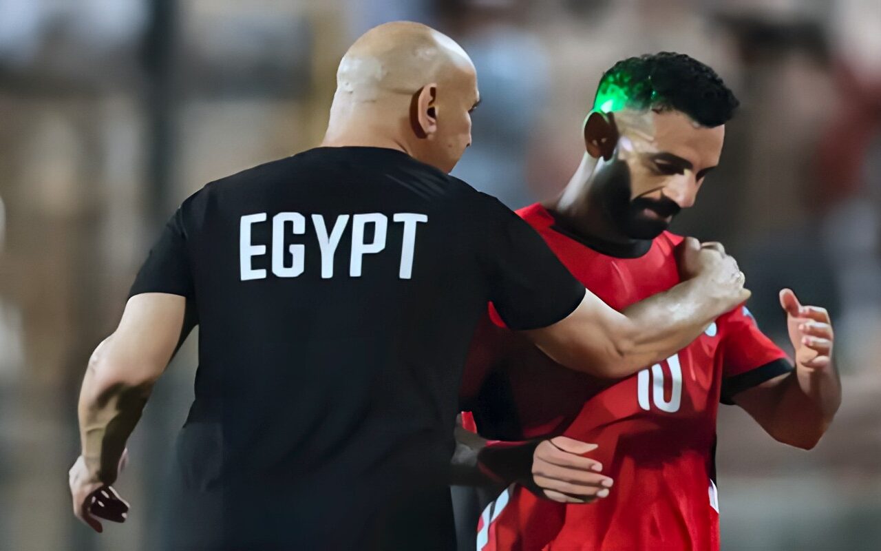 أول تحرك لرئيس اتحاد الكرة المصري لاحتواء أزمة صلاح وحسام حسن
