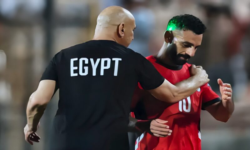 أول تحرك لرئيس اتحاد الكرة المصري لاحتواء أزمة صلاح وحسام حسن