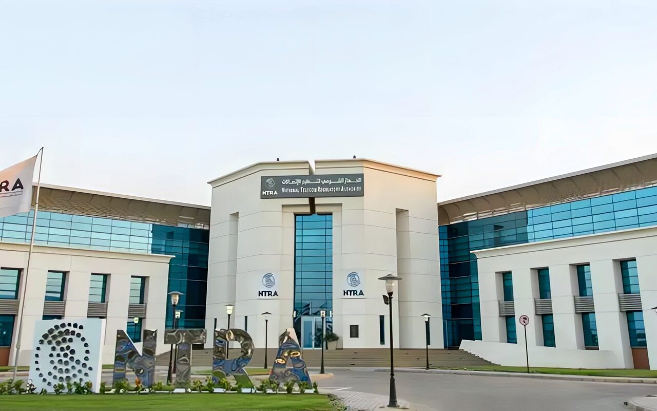 تنظيم الاتصالات يحدد مواعيد العمل الشتوية لمنافذ بيع شركات الاتصالات