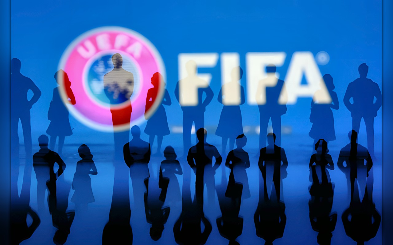 اليويفا يطلب توضيحات من الفيفا بشأن رئاسة إنفانتينو