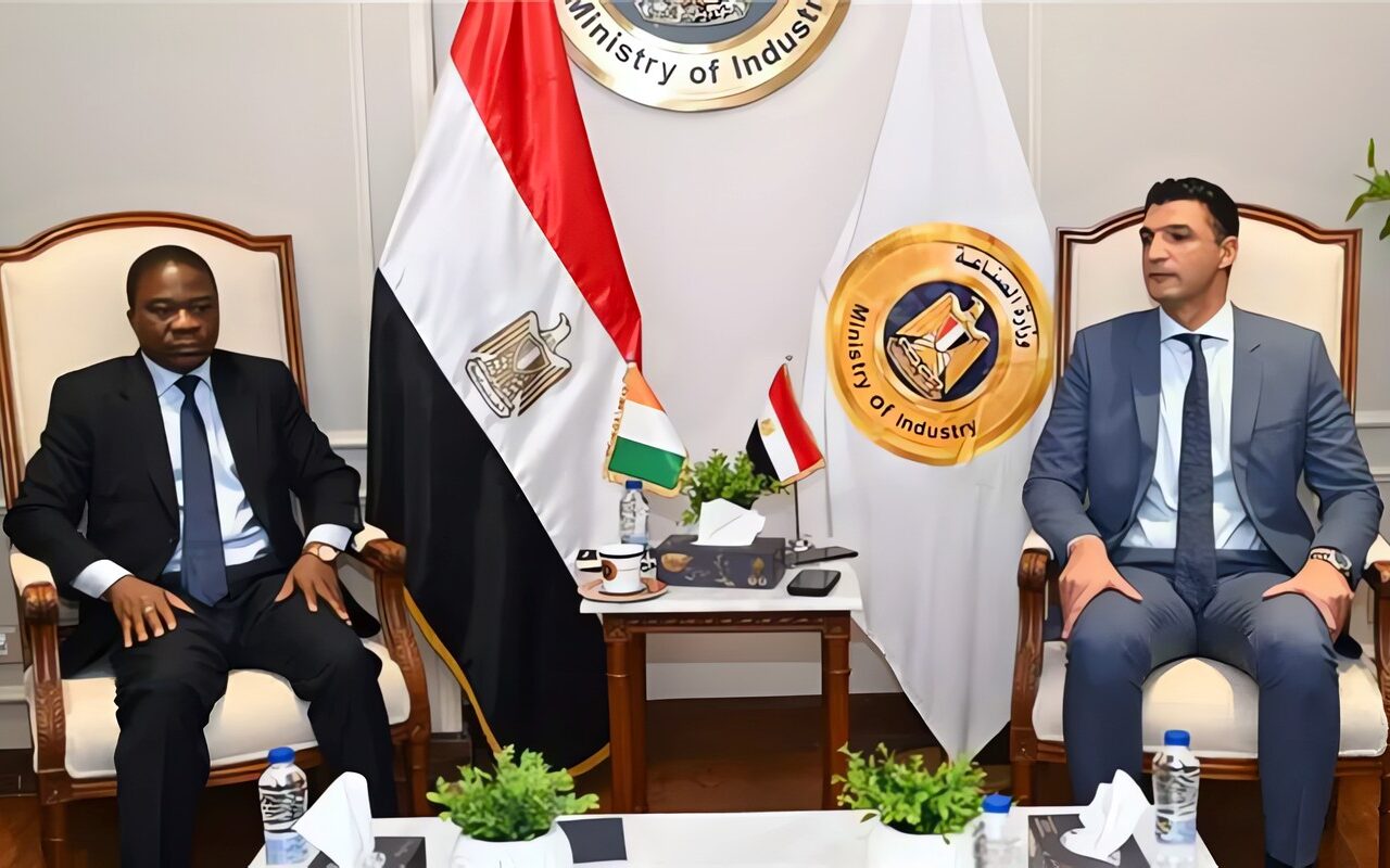 وزير الصناعة يبحث مع سفير كوت ديفوار تعزيز التعاون بين البلدين