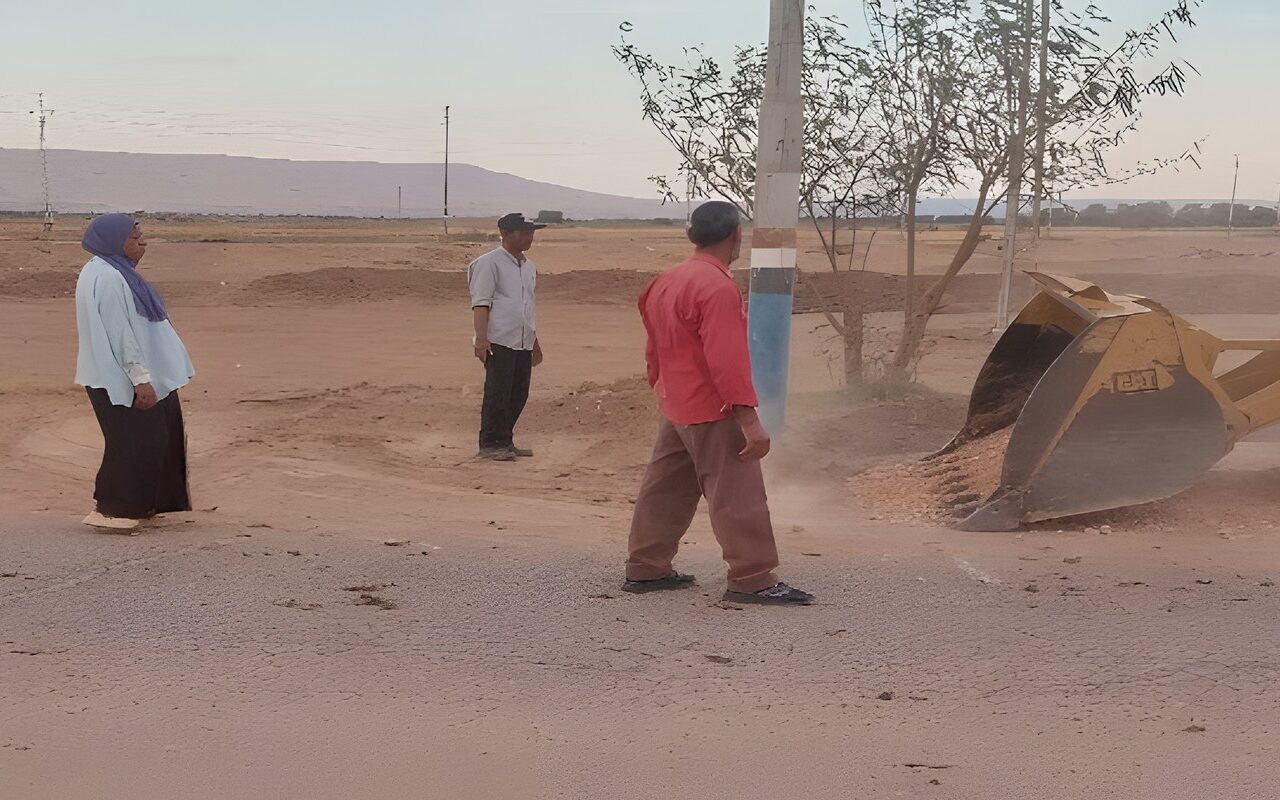تجميل ورفع كفاءة مدخل قرية ذخيرة بمركز بلاط في الوادي الجديد