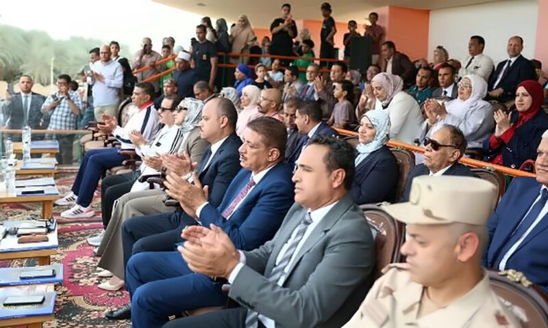 أخبار الوادي الجديد: المحافظ تشهد احتفال العيد القومي الـ«67» للمحافظة.. وتفتتح عددًا من المشروعات