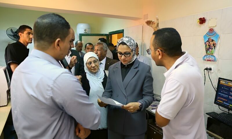 محافظ الوادي الجديد تتابع أعمال القافلة الطبية المجانية بمستشفى بلاط المركزي