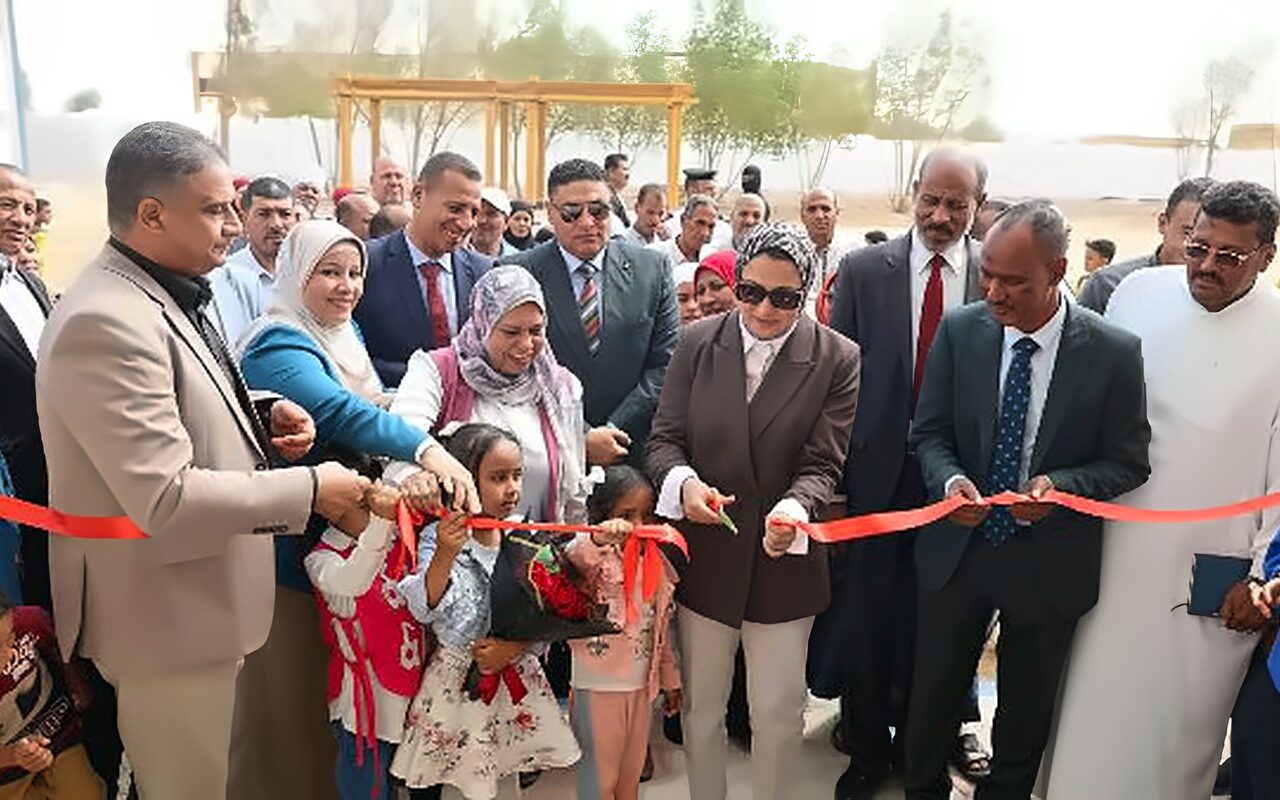 محافظ الوادي الجديد تفتتح مدرسة عدن الإبتدائية المشتركة بباريس