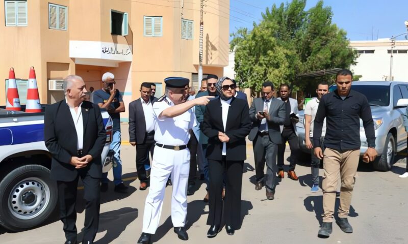 محافظ الوادي الجديد تتابع خطة تطوير وتنظيم الحركة المرورية بميادين موط