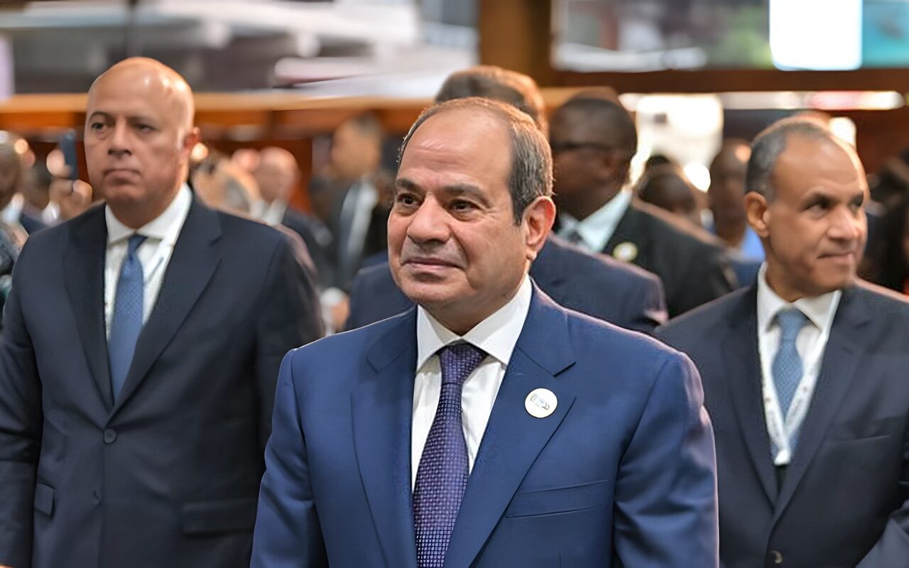 ترحيب كبير وتكريم عظيم، تفاصيل لقاء الرئيس السيسي وملك ماليزيا