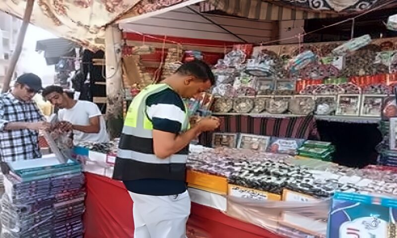 18 محضرًا وإنذارًا وغلق 3 منشآت.. حملات مكبرة للتفتيش على المنشآت الغذائية شرق الإسكندرية