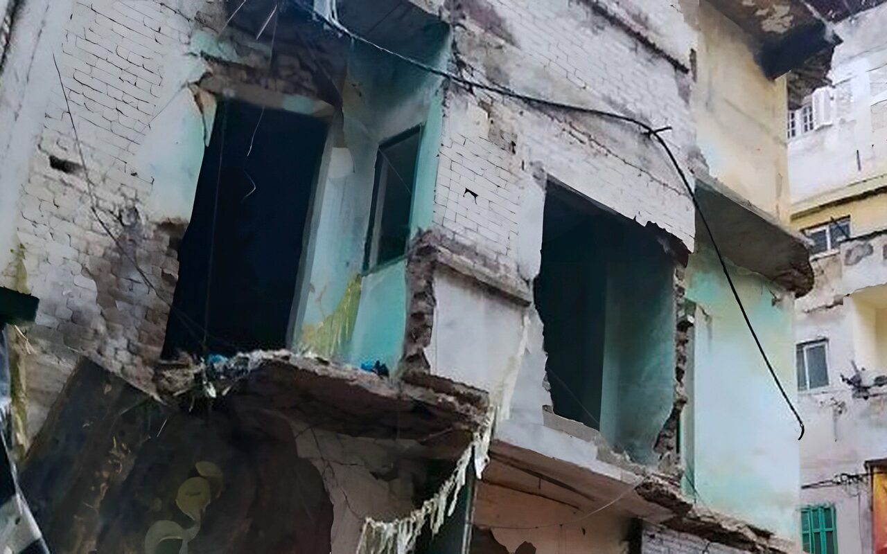 سقوط أجزاء من عقار مهجور في غيط العنب بالإسكندرية