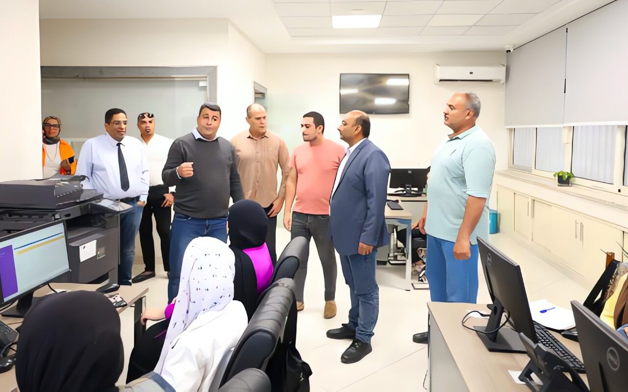 رئيس صرف الإسكندرية يتفقد غرف العمليات المركزية لمتابعة الاستعداد للنوات