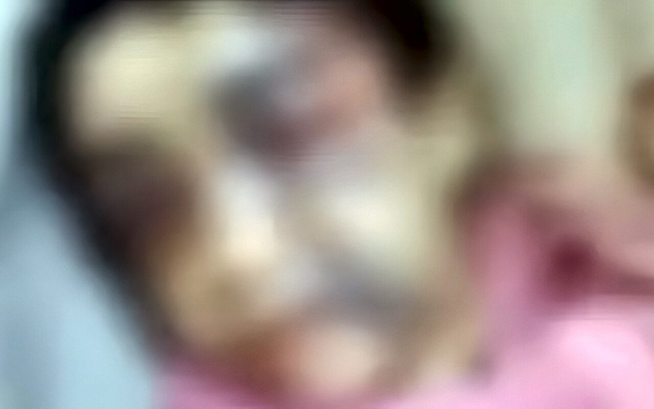 الطب الشرعي يفحص طفلة اتُّهم والدها بالتعدي عليها في الإسكندرية