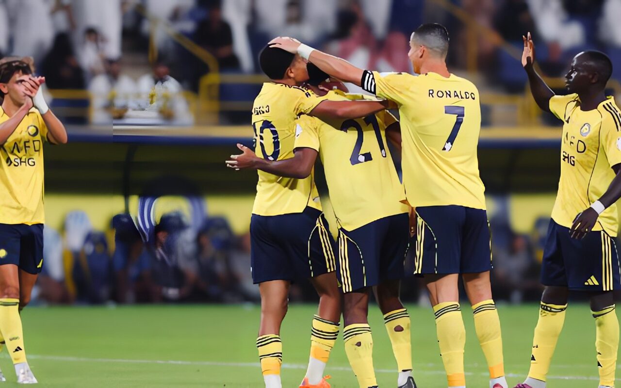 النصر يتجاوز الفيصلي بثلاثية ويواصل مطاردة صدارة الدوري السعودي