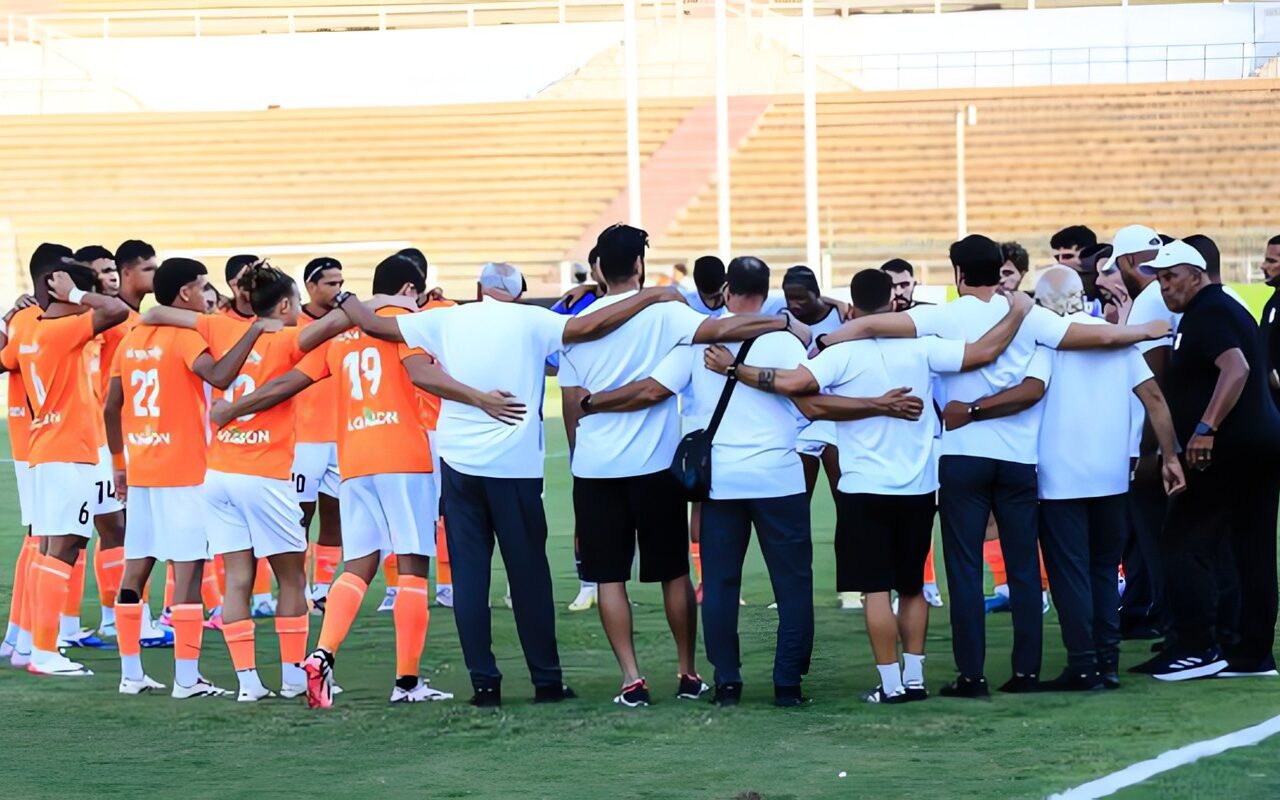 مصدر يكشف كواليس أزمة غرفة ملابس فاركو.. ومحاولة اعتداء من أحد اللاعبين
