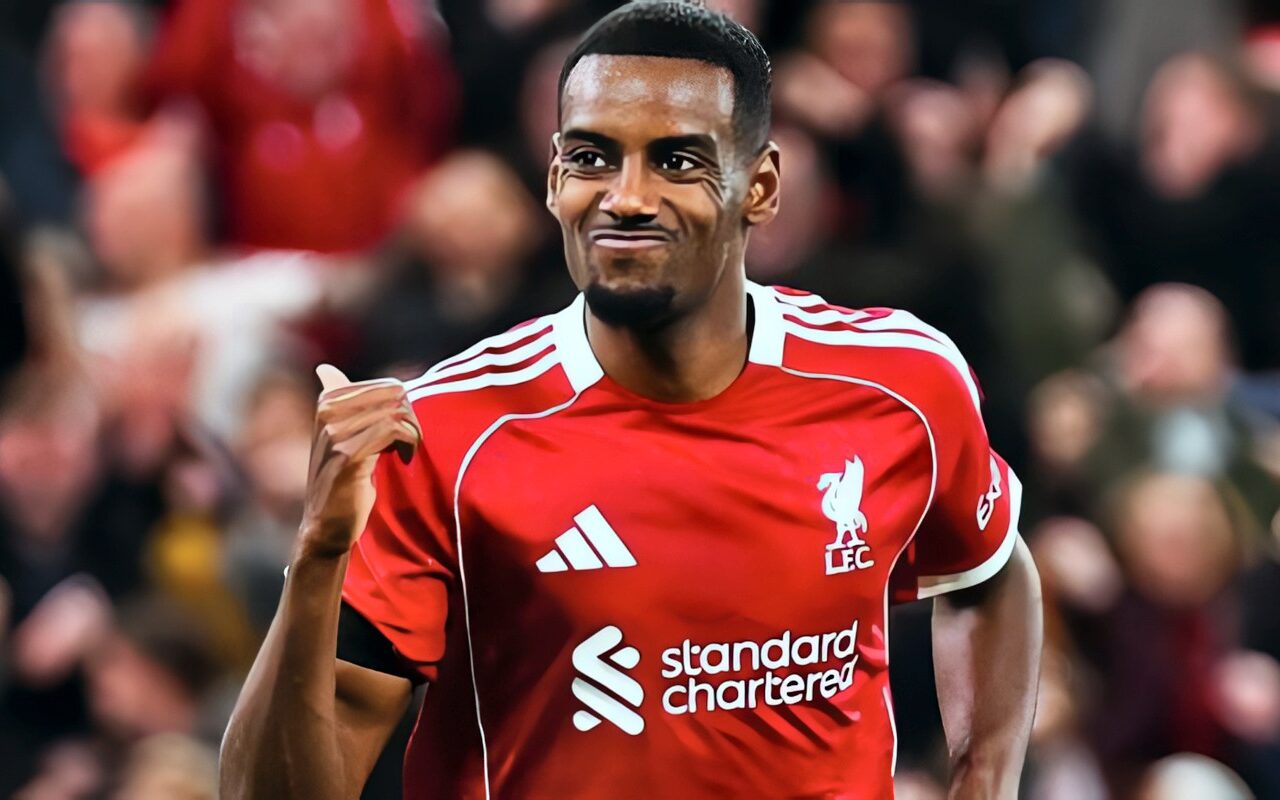 إيزاك يقود هجوم ليفربول أمام برايتون في الدوري الإنجليزي