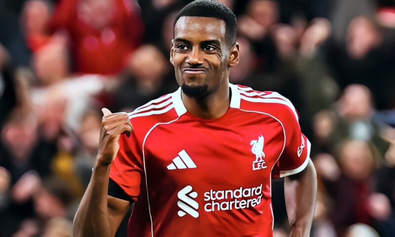 إيزاك يقود هجوم ليفربول أمام برايتون في الدوري الإنجليزي