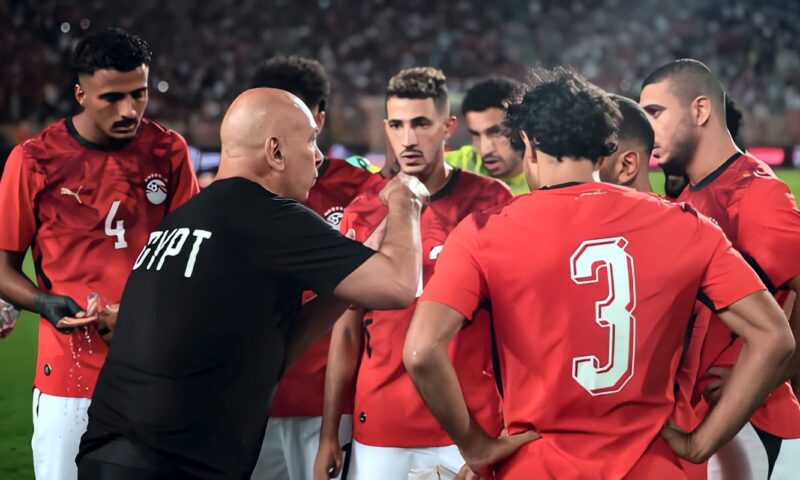 بعد إيقاف التوأم 3 مباريات.. بديل حسام حسن في قيادة منتخب مصر
