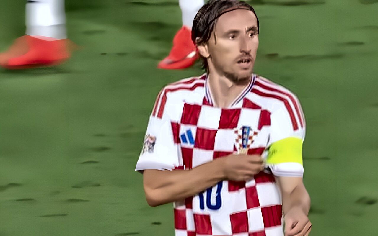مودريتش يطمئن جماهير ريال مدريد: لا داعي للذعر رغم تأخرنا عن برشلونة
