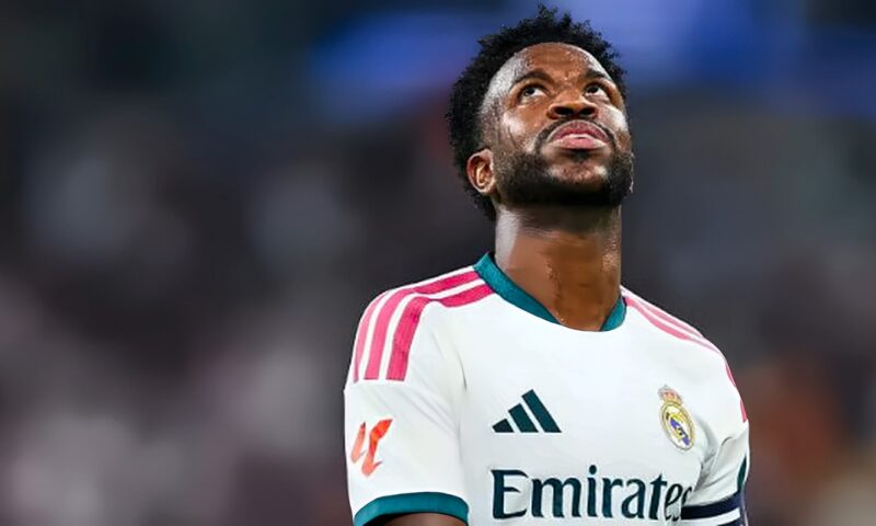 فينيسيوس مهدد بالغياب عن كلاسيكو ريال مدريد وبرشلونة بسبب عقوبة الإيقاف