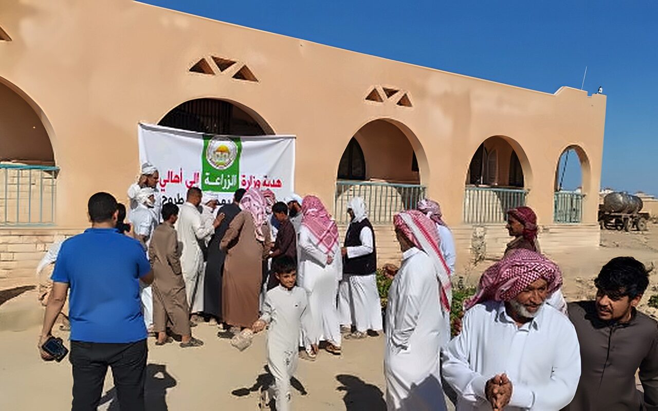 بقافلة وزارة الزراعة.. توزيع 10 أطنان من الدواجن والمساعدات الغذائية ببراني والسلوم والنجيلة
