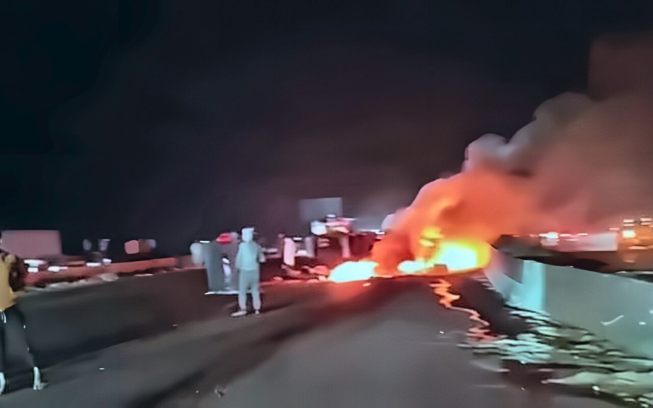 دون إصابات.. السيطرة على حريق سيارة عقب انقلابها غرب مدينة الحمام بمطروح