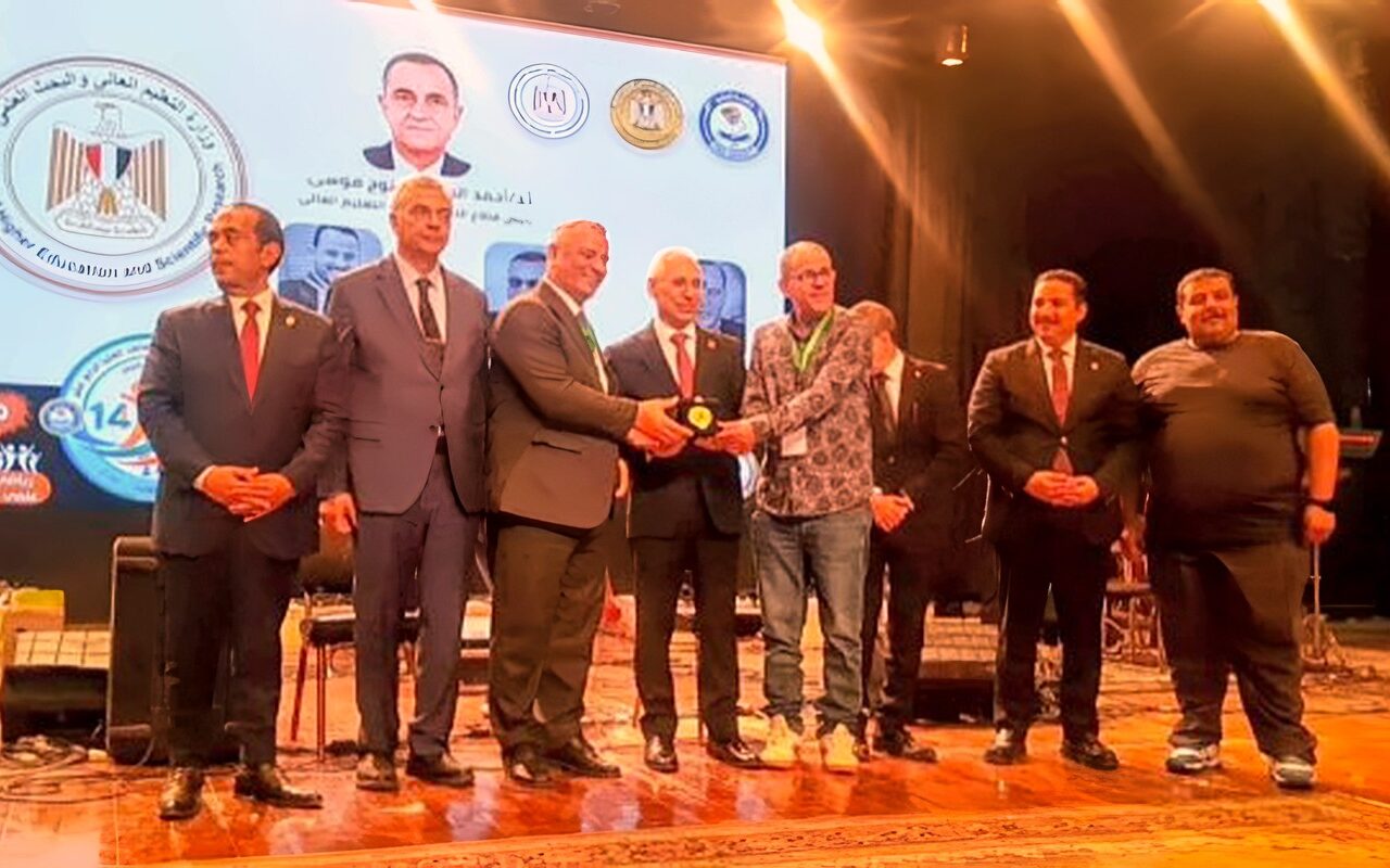 جامعة قناة السويس تتوج بالمركز الثاني في أفضل تنظيم لاستقبال الشعلة و20 ميدالية ودرع المستوى الأول