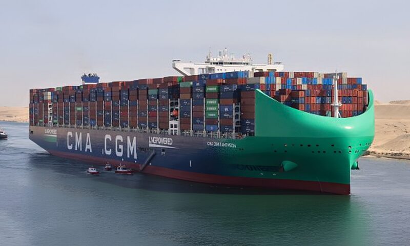 الرحلة الأولى.. سفينة الحاويات العملاقة CMA CGM PANTHEON تعبر قناة السويس بحمولة 221 ألف طن
