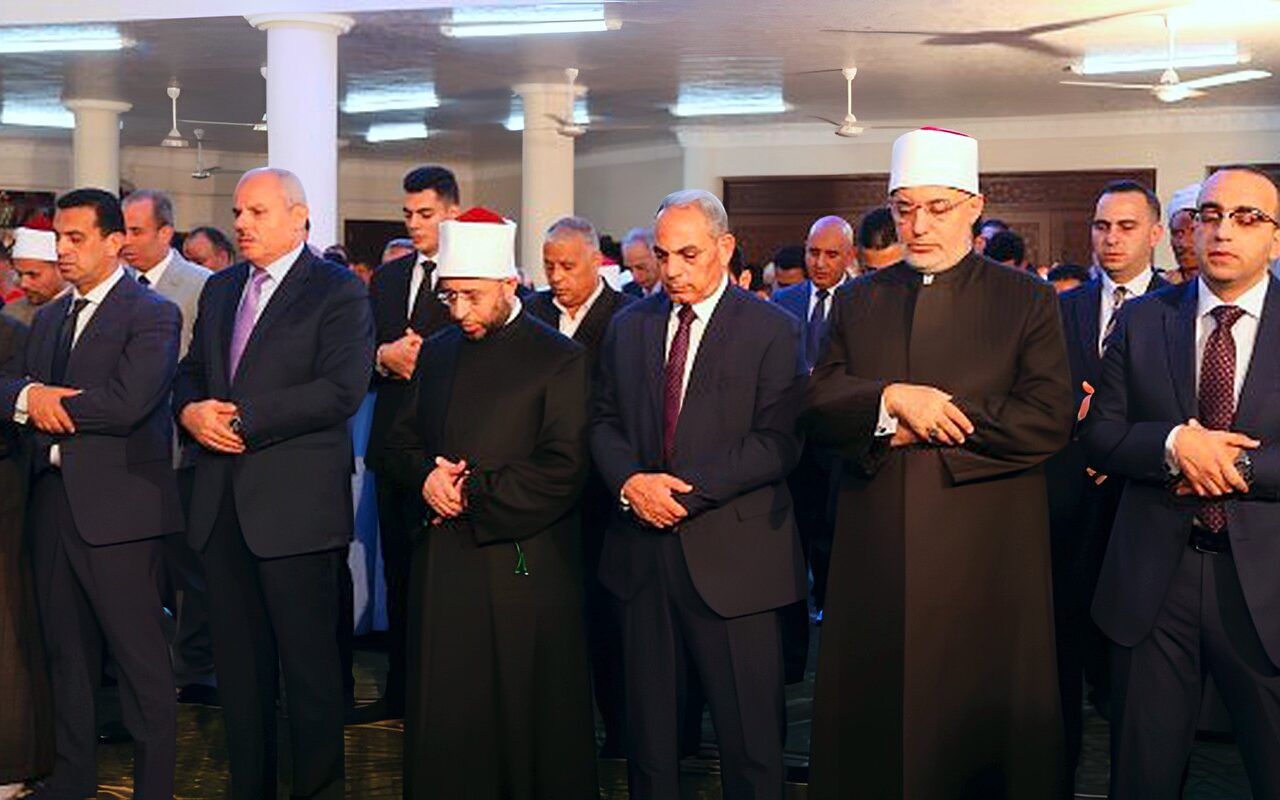 المفتي ووزير الأوقاف ومحافظ الإسماعيلية يؤدون صلاة الجمعة بمسجد الجزارية