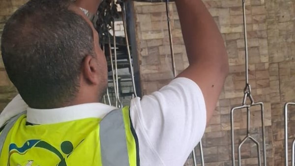 تشميع 3 خطوط إنتاج بمصنع منتجات غذائية وغلق مجزر بالإسماعيلية| تفاصيل