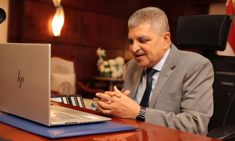 أسامة ربيع: عبور 276 رحلة بإجمالي 23.3 مليون طن خلال الـ 9 أشهر الماضية