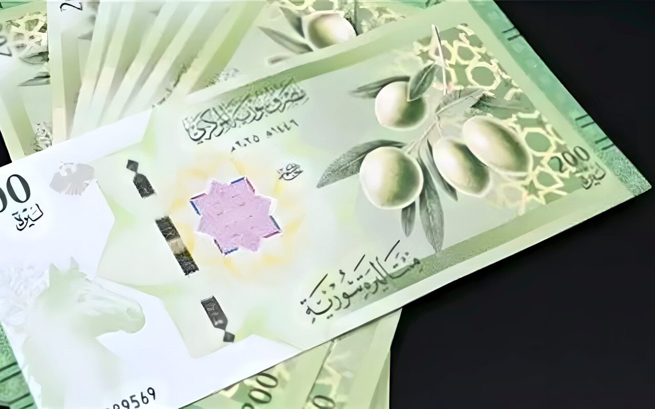 ارتفاع سعر الدولار مقابل الليرة في مصرف سوريا المركزي اليوم الأحد