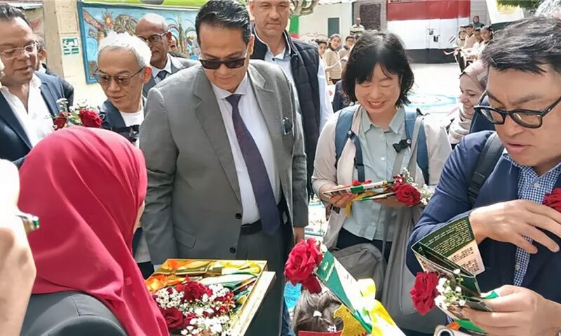 وفد ياباني يتفقد منظومة التعليم في مدارس التوكاتسو بالغربية