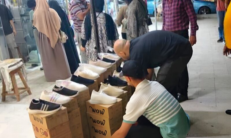 محافظ بورسعيد يشدد على منع إشغال الأرصفة وحق المشاة في استخدامها