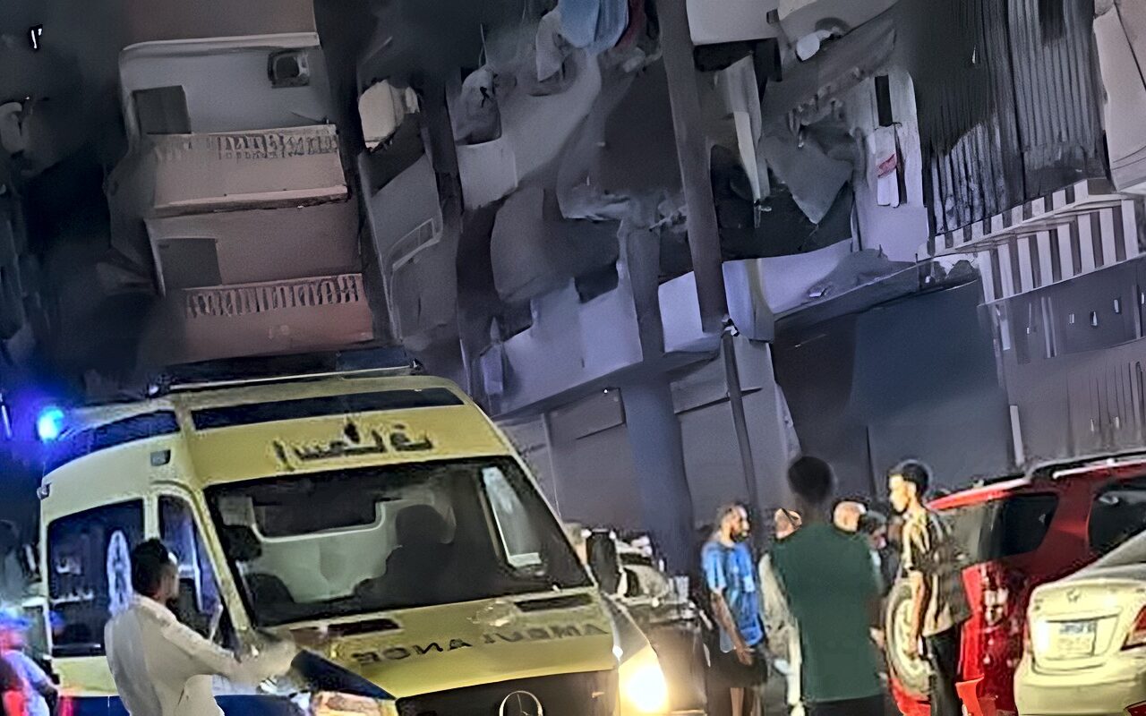 مش مسامحاكي يا سحر .. سيدة تلقي بنفسها من شباك منزلها ببورسعيد بعد تعرضها للابتزاز
