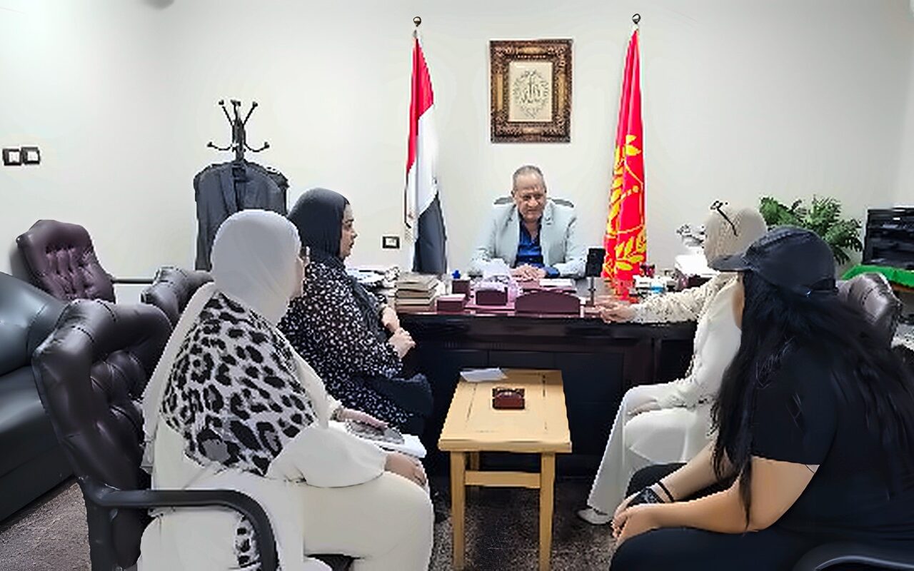 بعد شكواها.. وكيل تعليم بورسعيد يستقبل والدة الطالبة “دهب” ويوجه بحلها فورا