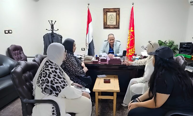 بعد شكواها.. وكيل تعليم بورسعيد يستقبل والدة الطالبة “دهب” ويوجه بحلها فورا