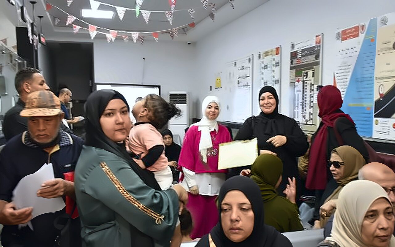 محافظ بورسعيد يواصل لقاءاته الجماهيرية مع المواطنين ويستمع لمطالبهم