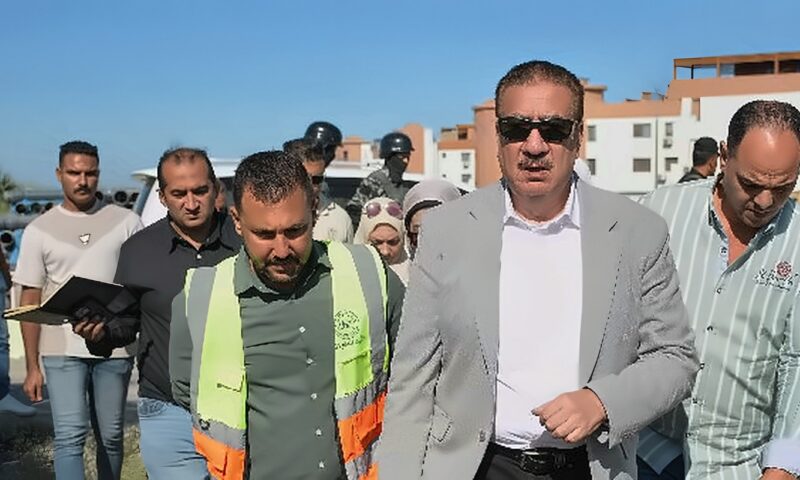 محافظ بورسعيد يتابع رفع كفاءة طريق التفريعة ببورفؤاد
