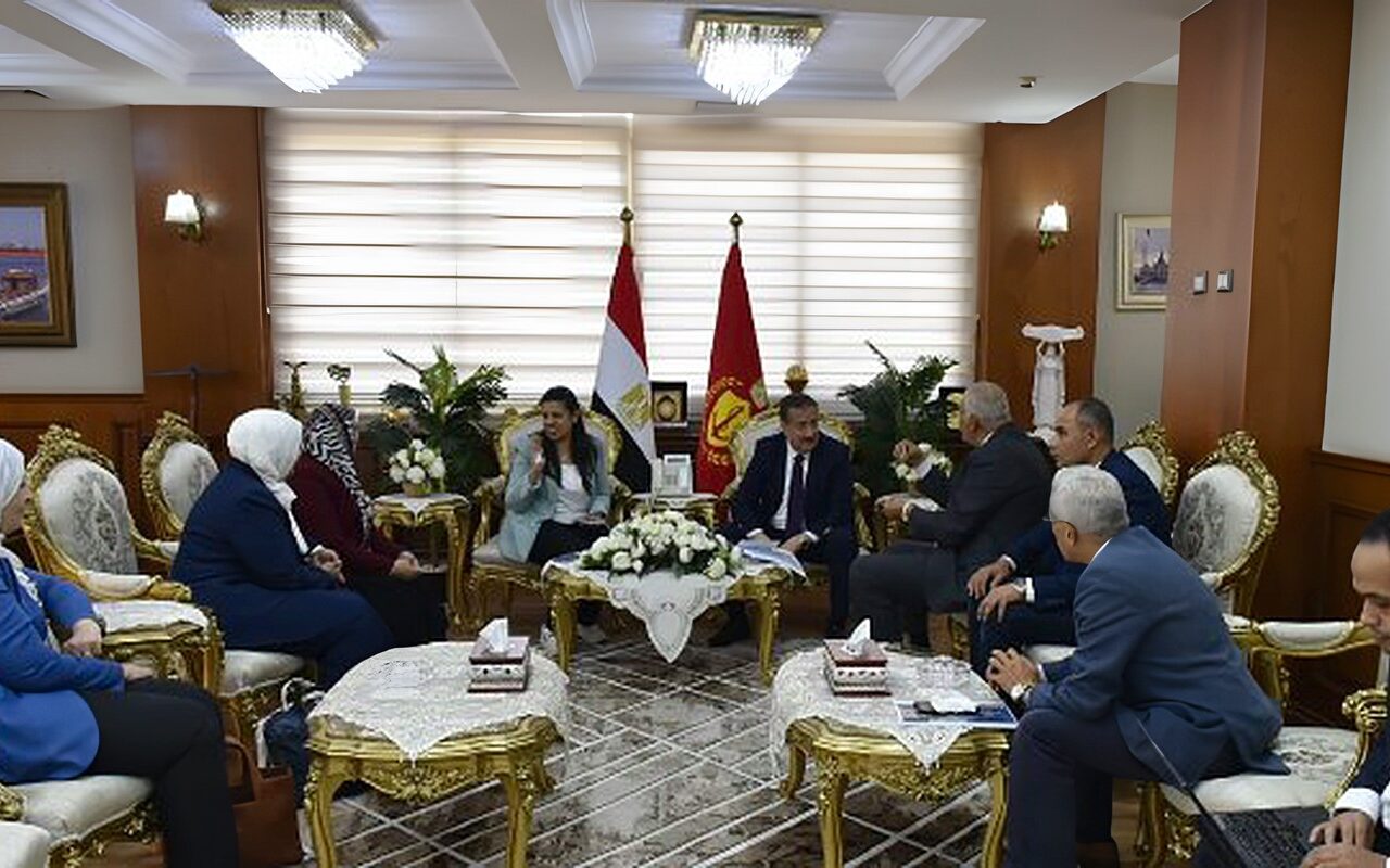 محافظ بورسعيد يستقبل وفد الهيئة العامة للتخطيط العمراني لمناقشة المخطط الاستراتيجي للمحافظة