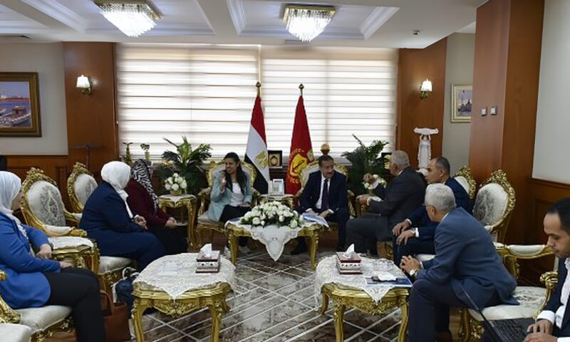 محافظ بورسعيد يستقبل وفد الهيئة العامة للتخطيط العمراني لمناقشة المخطط الاستراتيجي للمحافظة